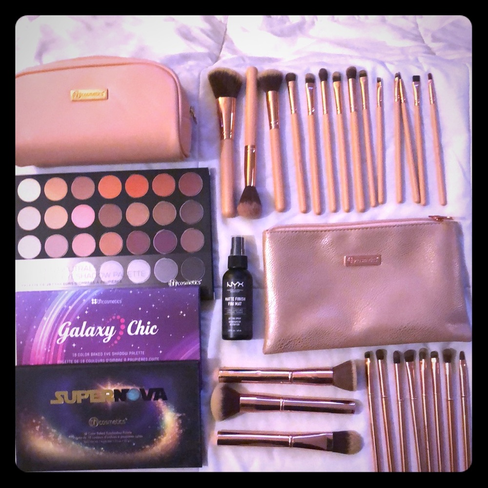 BH Cosmetics Makeup + Brush Lot